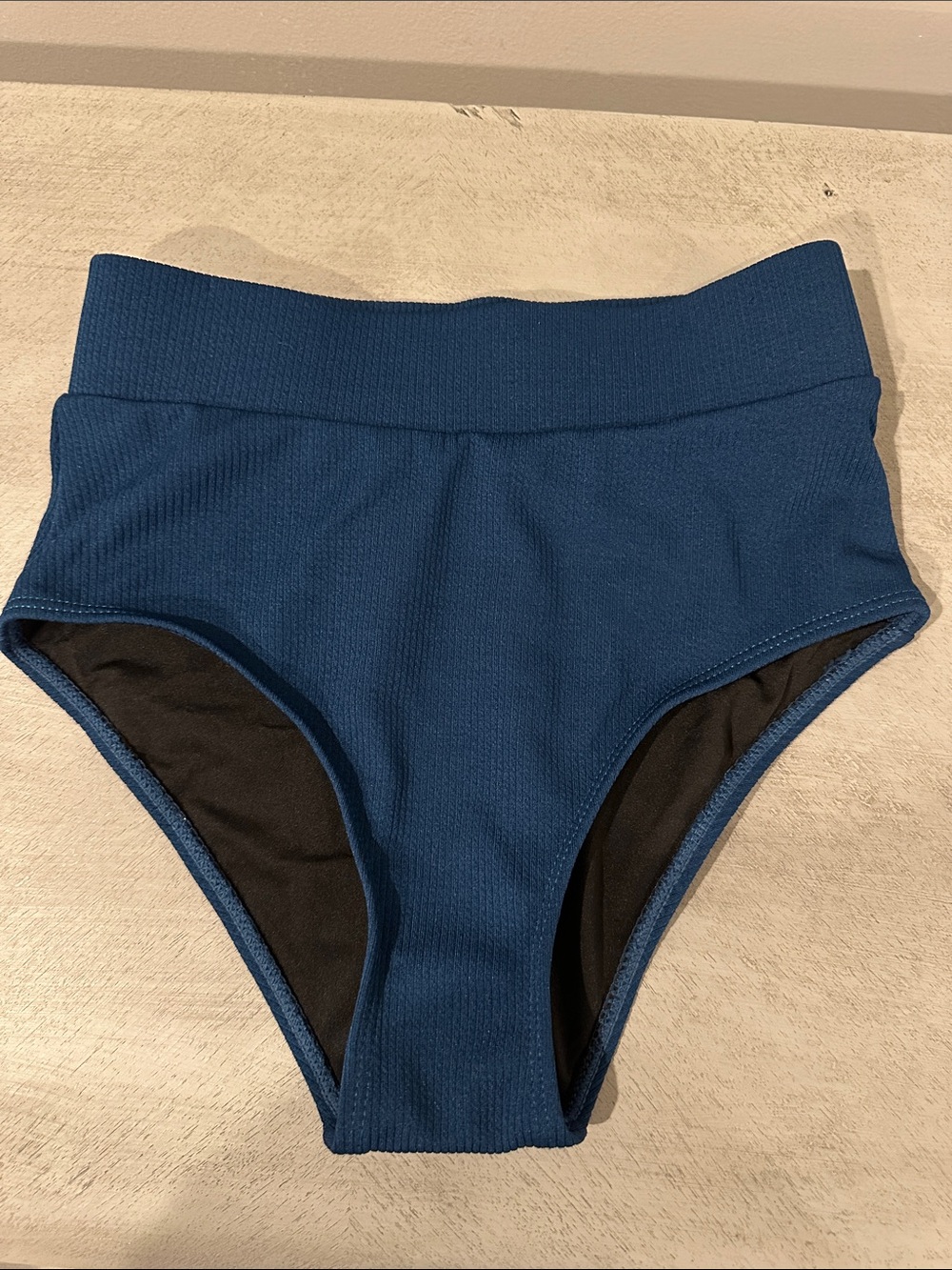 Geode Ribbed High-Waist Bikini Set in Deep Blue - Picture 7 of 7